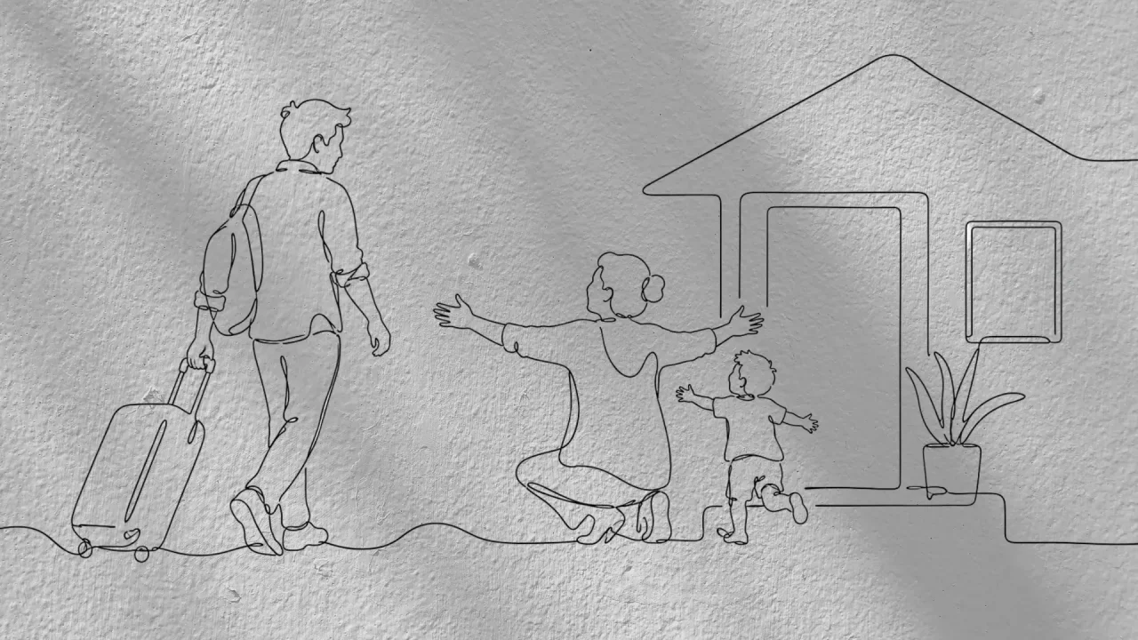 Rumah Ternyata Bukan Tempat, Tapi Orang yang Menunggu Kita Pulang Waktu kecil dulu, kalau ada yang bertanya apa itu rumah, jawaban kita pasti sederhana. Rumah adalah bangunan dengan cat warna tertentu, ada halaman depan, kamar tidur tempat kita beristirahat, dan dapur tempat ibu biasa memasak. Tapi begitu kita tumbuh dewasa, mulai merantau, atau disibukkan dengan urusan pekerjaan di kota lain, definisi itu perlahan berubah. Kita mungkin bisa menyewa kamar kos yang jauh lebih bagus, menginap di hotel yang kasurnya empuk, atau punya kontrakan yang nyaman. Tapi di akhir hari, ketika lampu ruangan dimatikan, rasa sepi sering kali tetap datang. Dari sana kita mulai sadar: bangunan sebagus apa pun ternyata cuma tempat singgah kalau di dalamnya tidak ada orang yang kita sayangi. Makna "Rumah" yang Sebenarnya Pernah tidak kamu merasa sangat lelah setelah seharian beraktivitas di luar? Rasanya ingin cepat-cepat mandi, ganti baju, dan duduk santai. Tapi yang sebenarnya bikin rasa lelah itu hilang bukan cuma kasur atau AC yang dingin. Yang bikin lega adalah momen ketika kita membuka pintu lalu ada yang menyapa: "Baru pulang? Mau makan dulu atau mau mandi?" Sapaan hangat dari pasangan yang menyambut di teras. Atau sekadar derap langkah anak kecil yang berlari mendekat sambil memeluk kaki kita. Di momen-momen kecil itulah "rumah" itu bekerja. Rumah bukanlah tumpukan semen, batu bata, atau barang-barang mahal. Rumah adalah rasa aman yang hadir karena kita tahu ada seseorang yang memedulikan keberadaan kita. Kenapa Tempat yang Sama Bisa Terasa Asing? Coba bayangkan suatu hari kamu kembali ke rumah masa kecilmu. Bangunannya masih sama, letak perabotannya mungkin tidak banyak berubah, dan pohon di halaman depan masih berdiri di tempat yang sama. Tapi kalau orang-orang yang dulu merawatmu di sana sudah tidak ada—entah karena sudah berpindah, berpisah, atau mendahului kita—rasanya tidak akan pernah sama lagi. Rumah itu mendadak terasa dingin dan asing. Kenangan memang masih tersimpan di sudut-sudut ruangan, tapi "jiwa" dari bangunan itu seolah sudah pergi. Ini membuktikan bahwa yang selama ini membuat sebuah tempat terasa hangat bukanlah lokasinya, melainkan presensi orang-orang di dalamnya. Membangun "Rumah" dalam Hubungan Karena rumah adalah orangnya, maka kita bisa membawa rasa "pulang" itu ke mana saja: Saling Mendengarkan tanpa Menghakimi: Seseorang merasa menemukan rumah pada diri kita ketika mereka bebas menjadi dirinya sendiri tanpa takut dinilai. Merawat Kehadiran: Di tengah kesibukan sehari-hari, sempatkan untuk memberi kabar. Pesan singkat seperti "Hati-hati di jalan ya" bisa jadi jangkar yang menguatkan seseorang sepanjang hari. Menjadi Tempat Menyandarkan Lelah: Saat dunia di luar terasa keras dan menuntut banyak hal, pastikan kehadiranmu bisa jadi tempat yang tenang buat orang-orang tersayangmu. Pada Siapa Kamu Ingin Pulang Hari Ini? Di akhir perjalanan yang panjang, setiap orang pasti butuh tempat untuk kembali. Bukan sekadar untuk melepas lelah fisik, tapi untuk menenangkan pikiran yang riuh. Kalau hari ini kamu masih punya orang-orang yang selalu bersedia menyambutmu—ibu, ayah, pasangan, atau sahabat dekat—jagalah mereka baik-baik. Jangan terlalu fokus mengejar hal-hal fisik sampai lupa merawat orang-orang yang selama ini menjadi alasanmu untuk pulang. Sebab pada akhirnya, tempat ternyaman di dunia ini bukanlah bangunan termewah yang bisa kita beli, melainkan dekapan dan perhatian dari orang-orang yang menyayangi kita apa adanya. Ruang Cerita Siapa sosok yang paling membuatmu merasa "pulang" setiap kali berada di dekatnya? Kalau berkenan, bagikan ceritamu di kolom komentar di bawah ya. Mari kita saling mendoakan orang-orang tersayang.